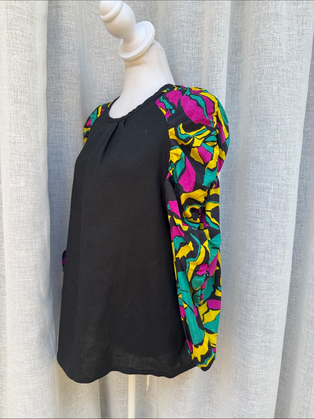 1980’s Patsy by Mimiya black linen top colorful raglan silk puff sleeves